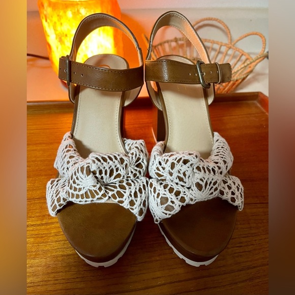 Cato comfort size 8 sandal - Picture 2 of 7